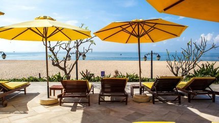 Ghế ngồi tắm nắng và ngắm biển