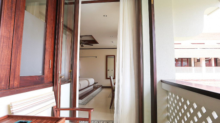 Deluxe Pool View Room