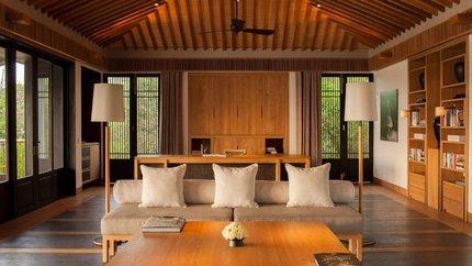 Không gian của Four-Bedroom Family Ocean Pool Residence