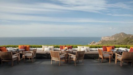 Không gian bên ngoài nhà hàng