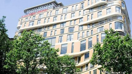Toàn cảnh nhìn từ bên ngoài khách sạn