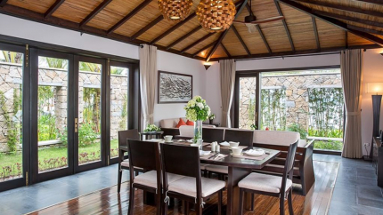 Không gian phòng khách rộng rãi