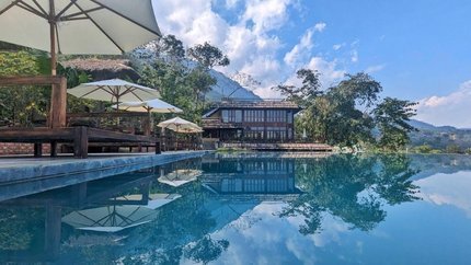 Bể bơi ngoài trời