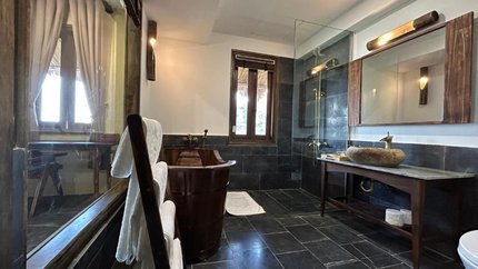 Phòng tắm đầy đủ tiện nghi