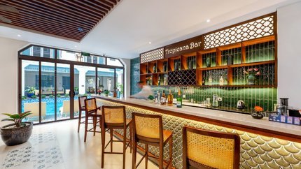 Tropicana Bar