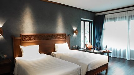 Khung cửa sổ lớn đón ánh sáng tự nhiên