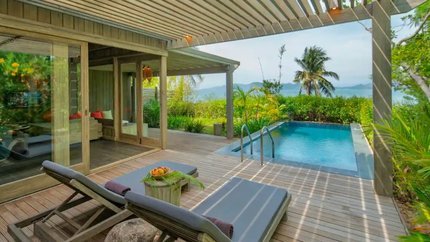 Bể bơi riêng hướng biển