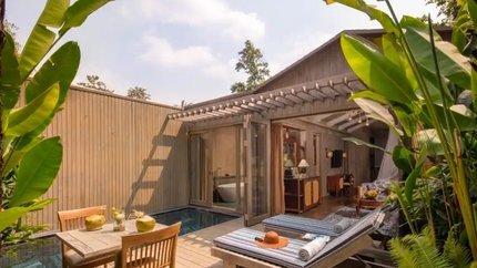 Bể bơi riêng ngoài trời