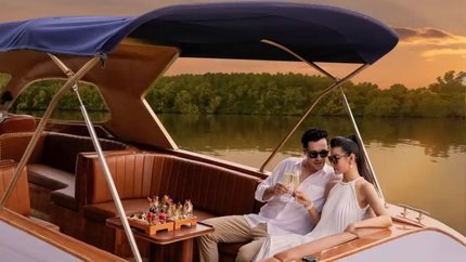 Du thuyền ngắm hoàng hôn