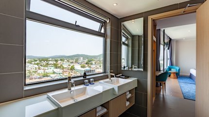 Phòng tắm đầy đủ tiện ích