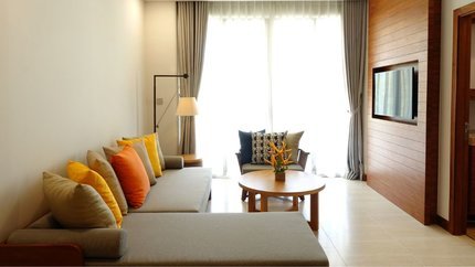 Phòng khách trang bị đầy đủ tiện nghi