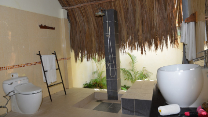 Nhà Vệ Sinh Phòng Family