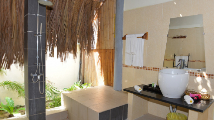 Nhà Vệ Sinh Phòng Family