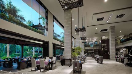 Không gian nhà hàng rộng lớn