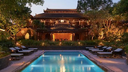 Khung cảnh huyền bí khi về đêm