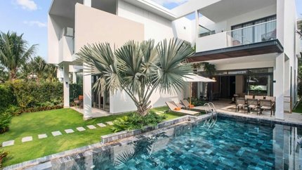 Hồ bơi riêng tại villa