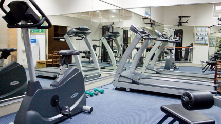 Rèn Luyện Sức Khoẻ Tại Phòng Tập Gym Anise Hotel & Spa 3*