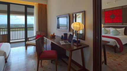 Connecting/Family Room