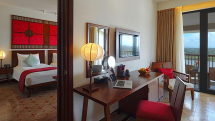 Connecting/Family Room