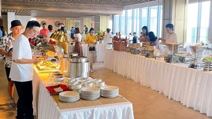 Tiệc bufet tại nhà hàng