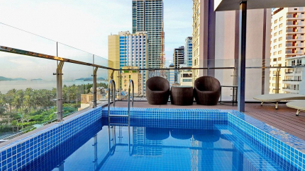 View bể bơi ngoài trời