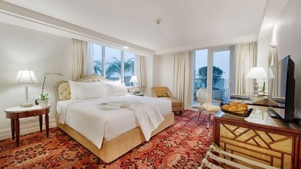 Phòng Canvas Lake View