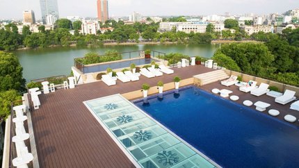 Bể bơi ngoài trời