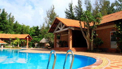 Hồ bơi KeGa Lighthouse Resort