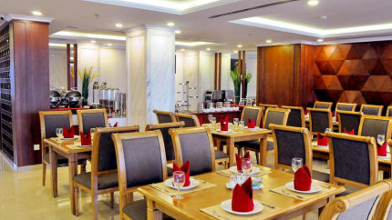 Nhà Hàng Apus Hotel Nha Trang 4 Sao