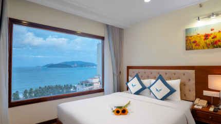 Phòng Deluxe Hướng Biển Tại Khách Sạn Apus Nha Trang