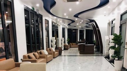 Sảnh lớn và lễ tân