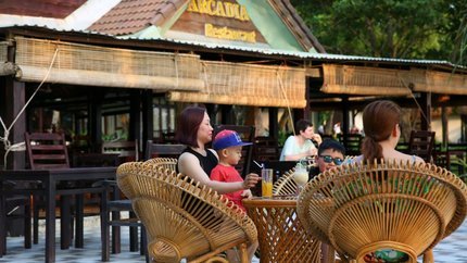 Sảnh cafe ngoài trời