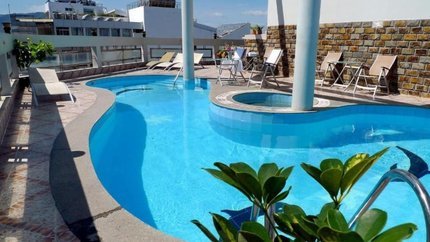 Hồ bơi ngoài trời