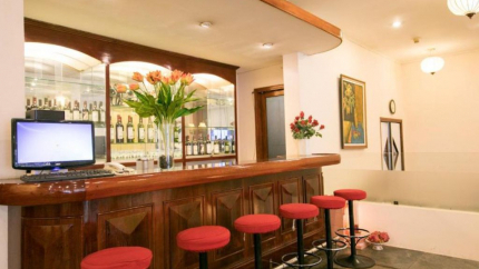 Bầy bar tại Asian Sài Gòn 3*