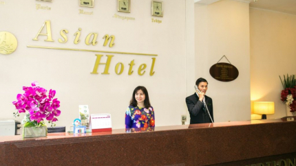 Quầy lễ tân tại khách sạn Asian 3*