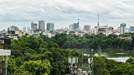 View phòng Aurora Lake View Suite tại khách sạn Aurora 4*