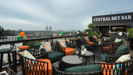 Starlight Skybar tại khách sạn Aurora Hà Nội