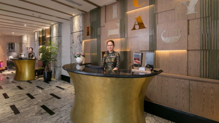 Quầy lễ tân tại Hotel & Spa Aurora Hà Nội