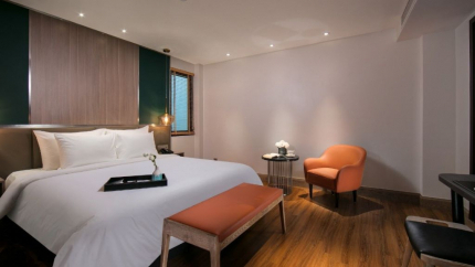 Phòng Deluxe tại khách sạn Aurora Premium Hà Nội