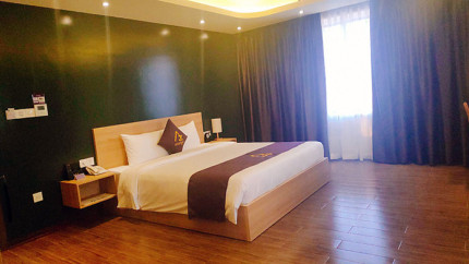 SUITE With Kitche Room2