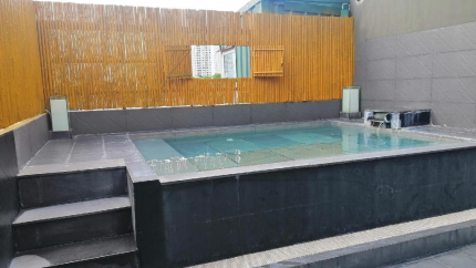 Bồn Tắm Nước Nóng Ngoài Trời