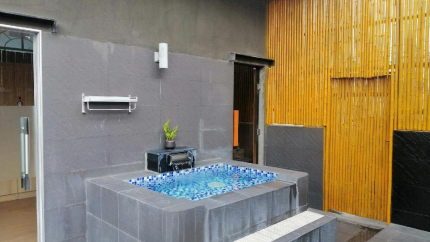 Bể Tắm Nước Nóng