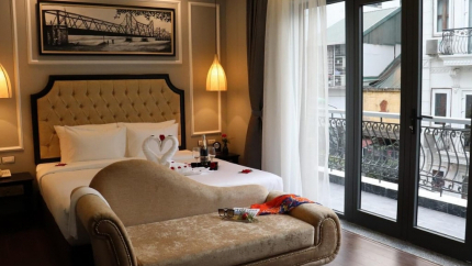 Phòng Junior Suite tại Babylon Premium Hotel & Spa