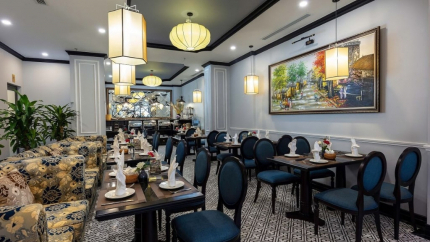 Nhà Hàng tại Babylon Premium