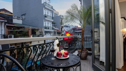 Phong cảnh từ ban công Babylon Premium Hotel & Spa