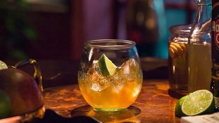 Đồ uống phục vụ tại quầy Bar