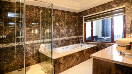 Phòng tắm Executive Triple