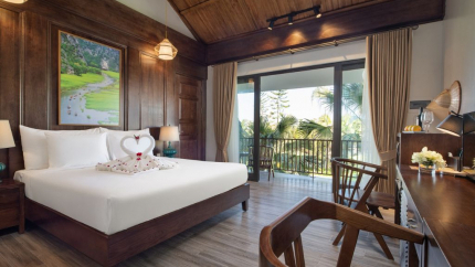 Deluxe Pool View tại Bái Đính Riverside Resort & Spa