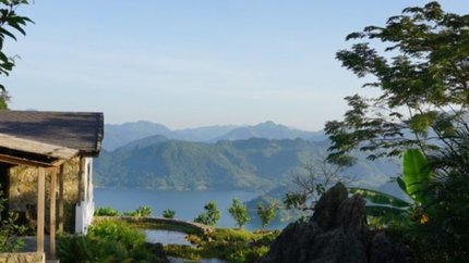 Tầm nhìn cánh núi hùng vĩ từ khách sạn