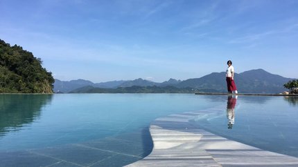 Bể bơi vô cực tại khách sạn